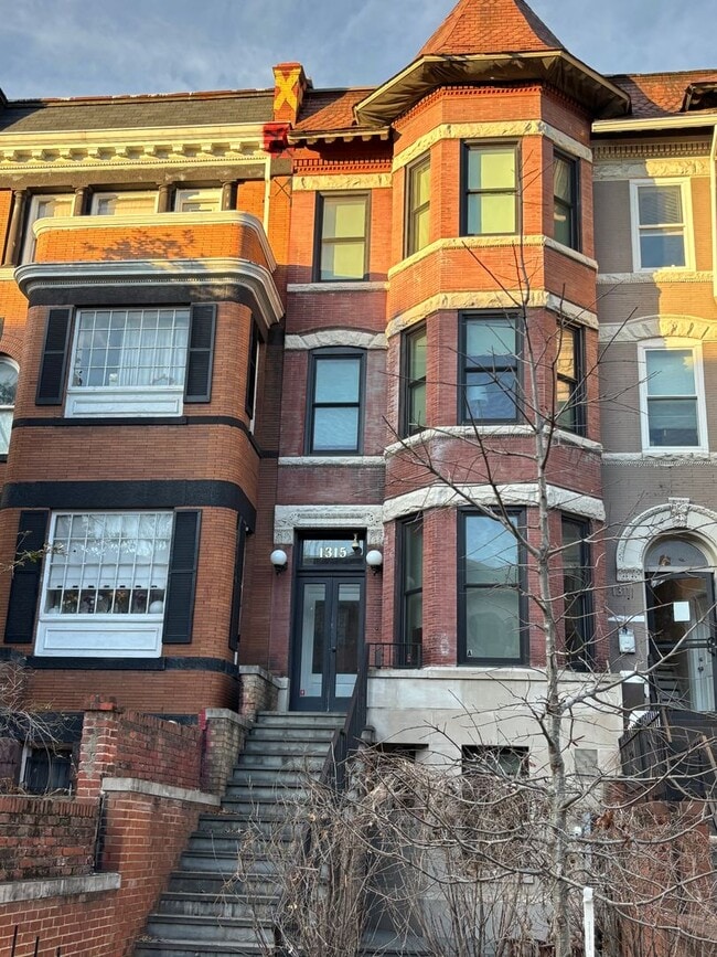 Building Photo - 1315 Euclid St NW Unit A