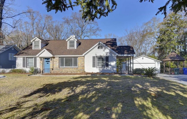 Building Photo - Newly Renovated 3 Bed 3 Bath in Desirable ... Rental