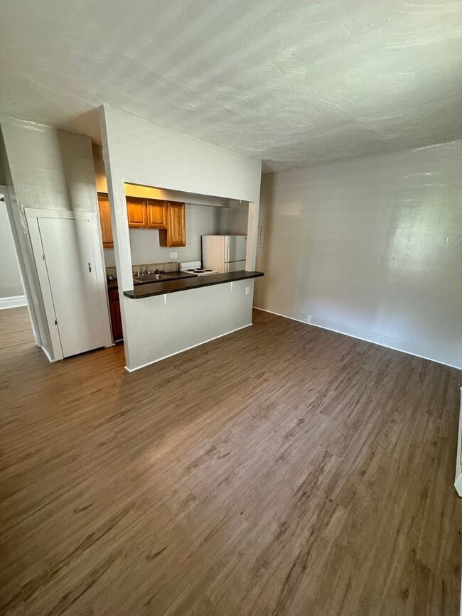 Photo - 1624 W 6th Ave Unit Apt 1