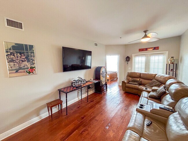 Photo - Union Street Station #324