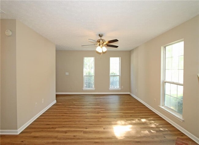 Photo - 1334 Ambercrest Way