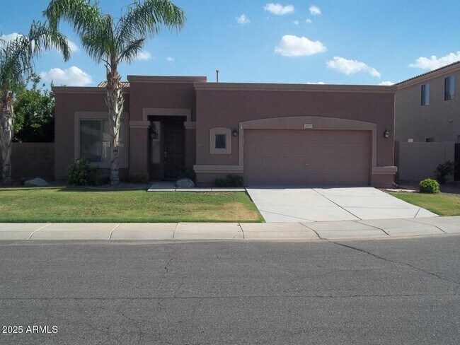 2037 E Riviera Dr