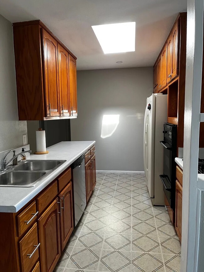 Room in Single Family Home on Congress Ave