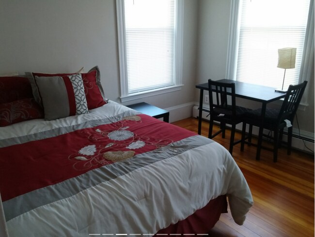 Photo - 1000 Memorial Dr Unit 2