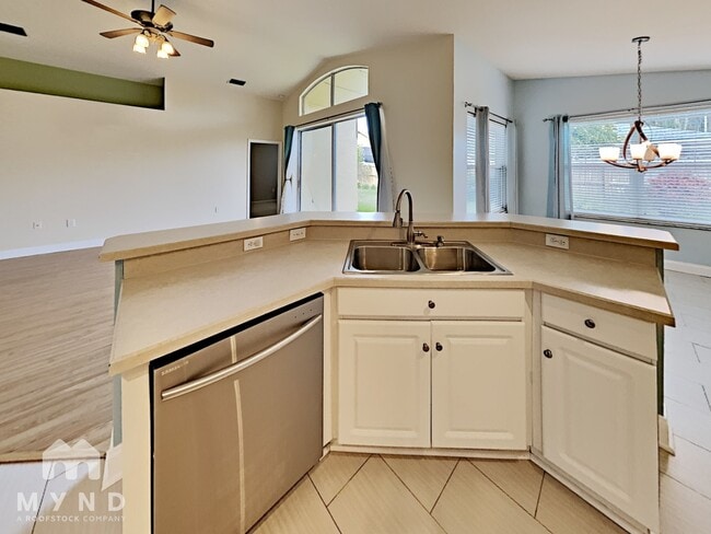 1500 Baythorn Dr