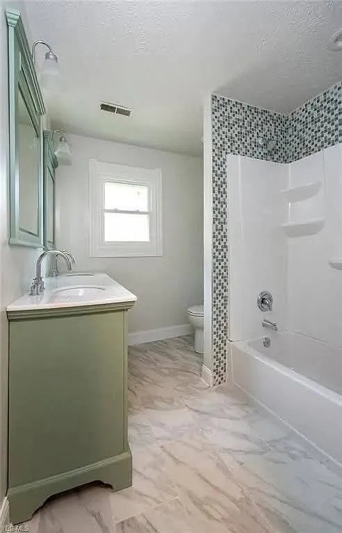 Photo - 3204 Archwood Ave Unidad Up