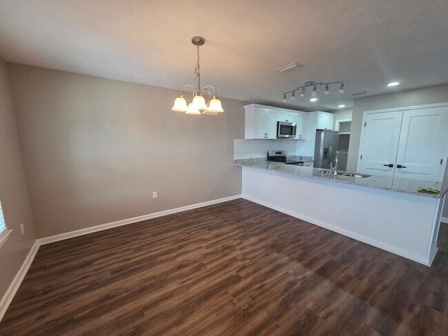 Photo - 3613 E 7th St Unit B