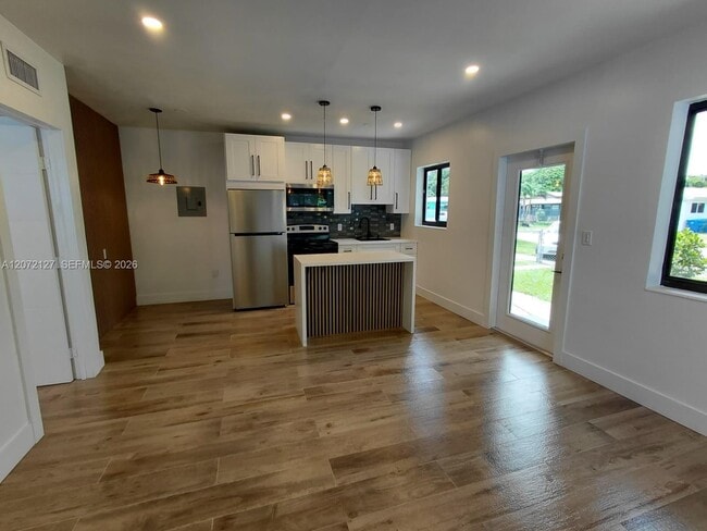 Photo - 1430 NW 45th St Unidad 1