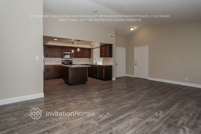 Photo - 8428 Mulcahy Ave