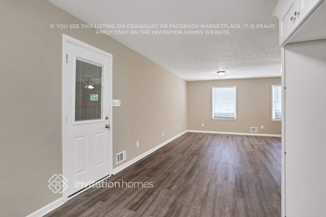 Photo - 215 Winston Dr