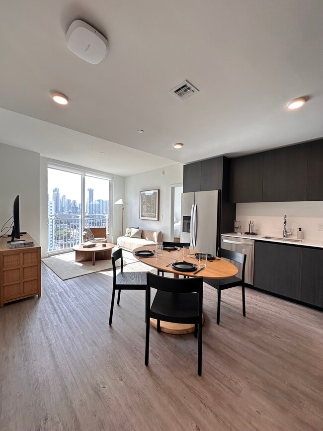 Building Photo - 138 NE 22nd St Unit B7 Rental