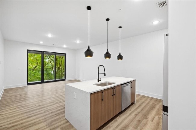 Photo - 112 Rogers St NE Unit 304