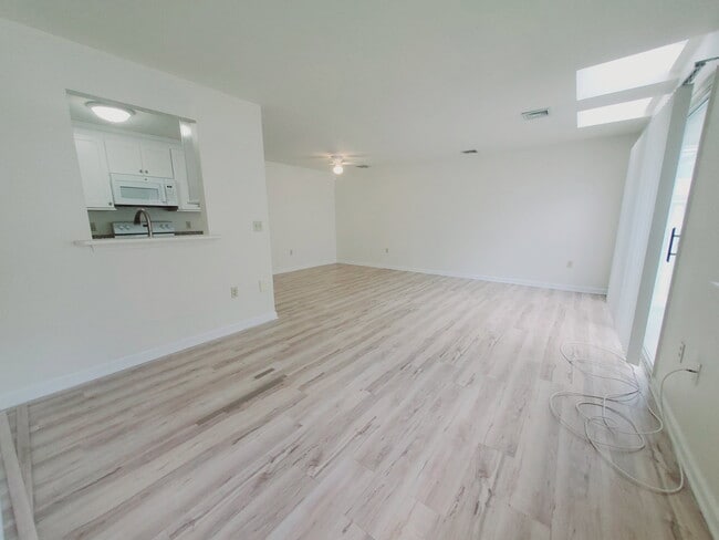 Photo - 1900 Summer St Unit W