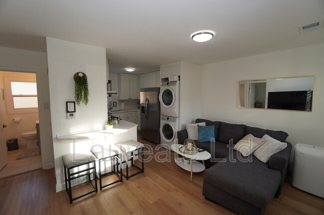 Photo - 930 Orchard St