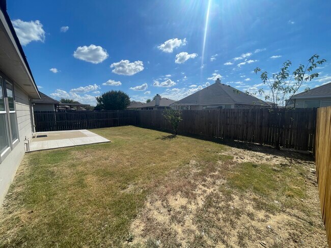 Photo - 220 Chalk Mountain Dr