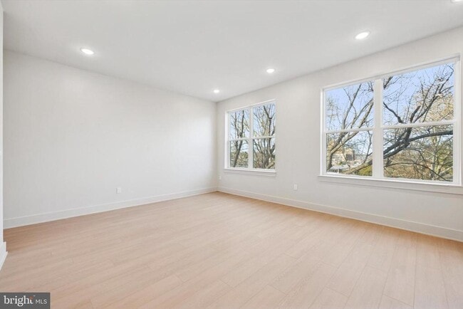 Photo - 5521 Wayne Ave