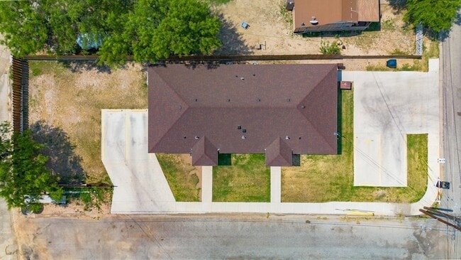 Photo - 1308 Church St