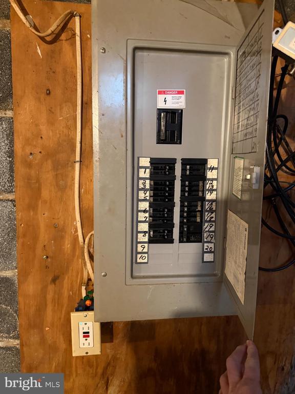 Photo - 425 Factory St