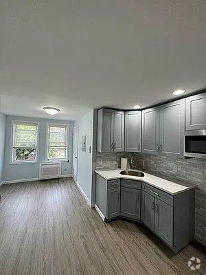 Building Photo - 1 bedroom in RIDGEWOOD NY 11385 Unit 2L Rental