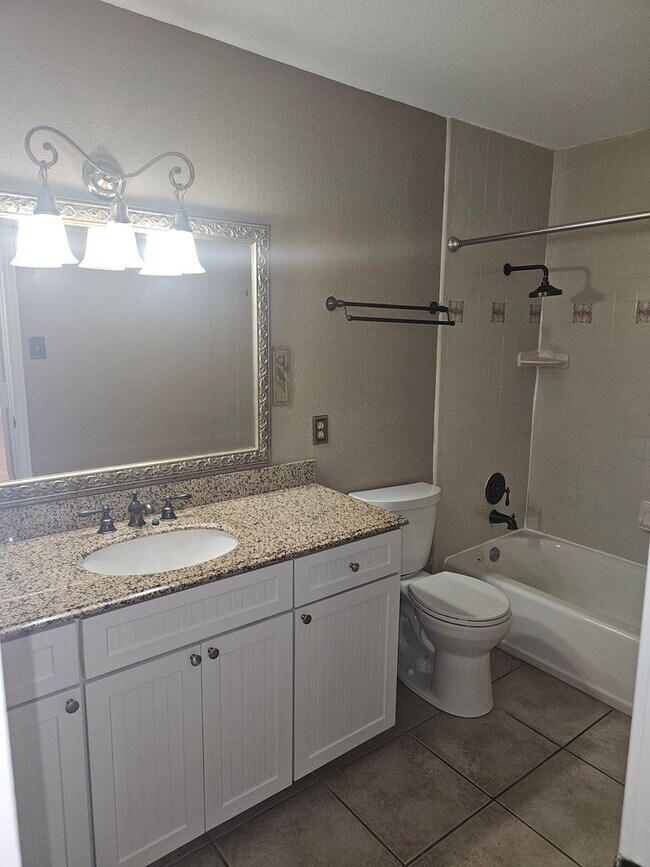 Photo - AWESOME 1 BEDROOM CONDO AVAILABLE IN THE M... Unidad 4
