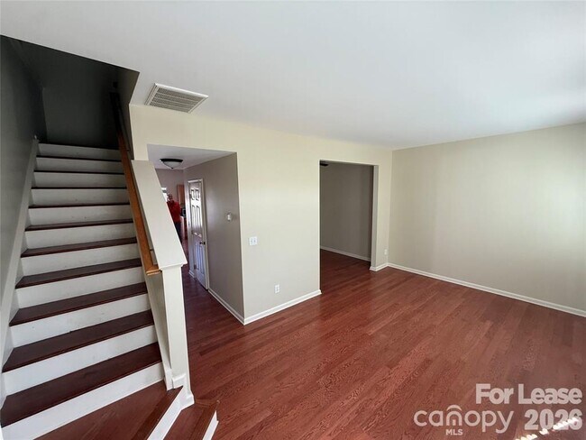 Photo - 13820 Hill St