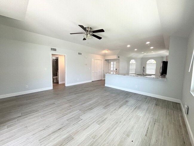 Photo - 1324 SE 6th Ave Unit 1324 Se 6th Ave