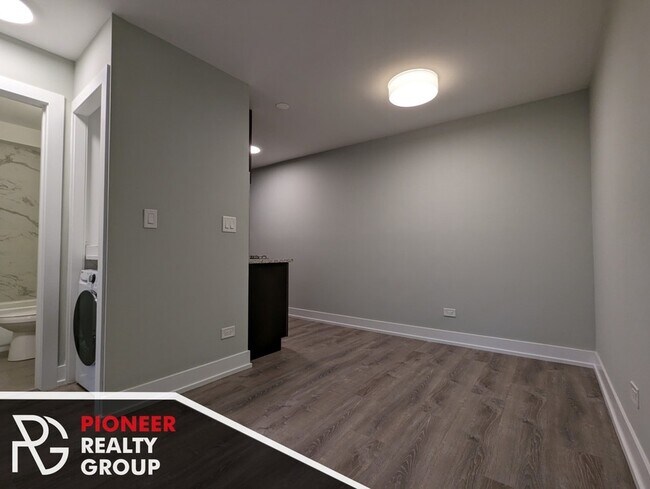 Photo - 456 W Barry Ave Unit 3