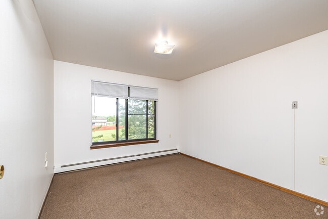 1BR, 1BA - 650SF - Bedroom