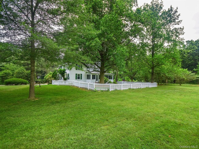 Photo - 23 Pinetree Ln