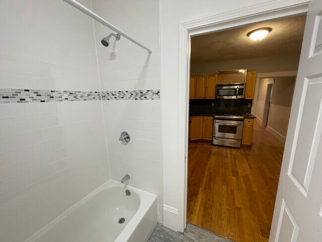 Photo - 35 Cameron Ave Unidad 2