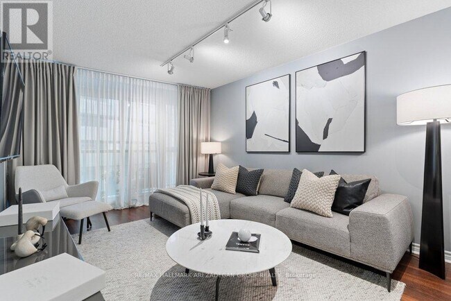 Photo - 19 Grand Trunk Crescent Unit 3108