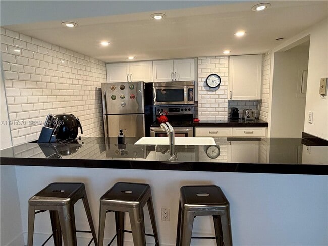 Photo - 555 NE 15th St Unit 609