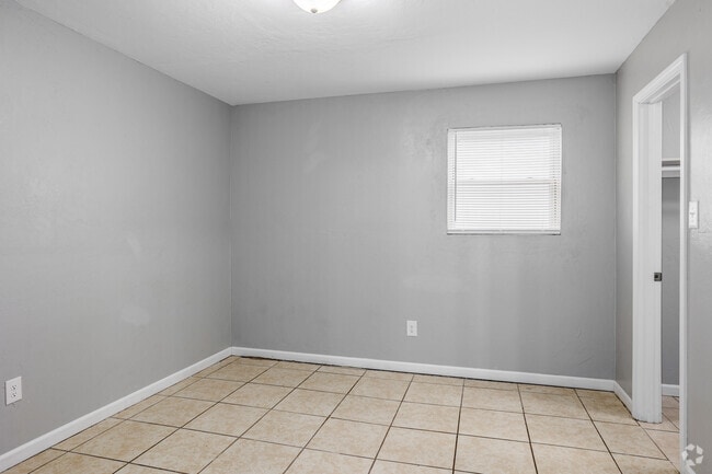 1BR, 1BA - 650SF - Bedroom - Lawton Courtyard Apartments