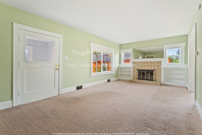 Photo - Charming Three Bedroom Home in Hazelwood!