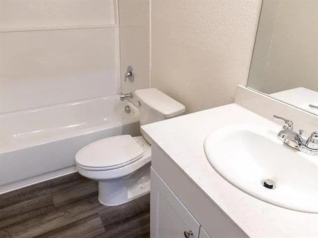 Photo - 760 Richmond Dr