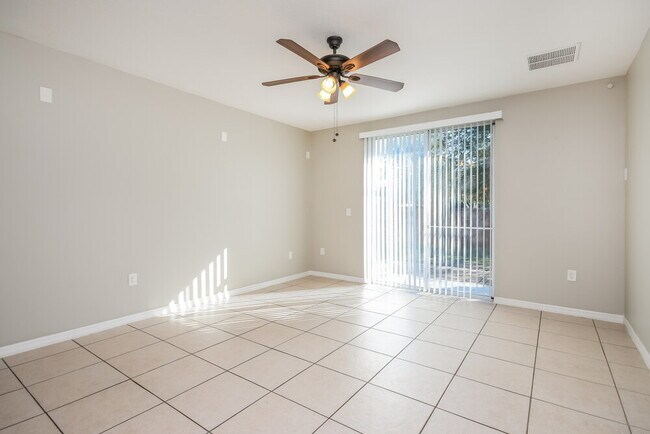 Photo - 3725 Ryegrass St