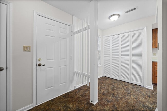 Photo - Light and bright 2-primary suite, 2-bath condo in Firethorne of Charlotte.