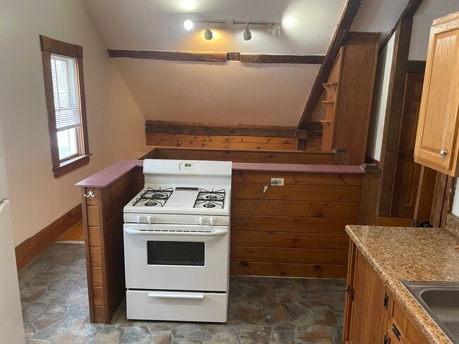 Photo - 35 Pleasant St Unit 3