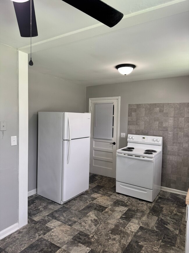 Photo - 512 Cottonwood Dr