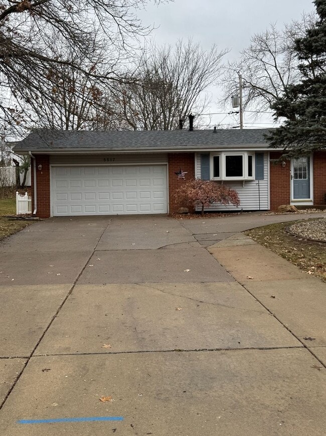 Photo - Great 2 Bedroom/2 Bath Duplex Unit For Lease