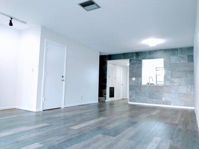 Photo - 1710 NW 4th Ave
