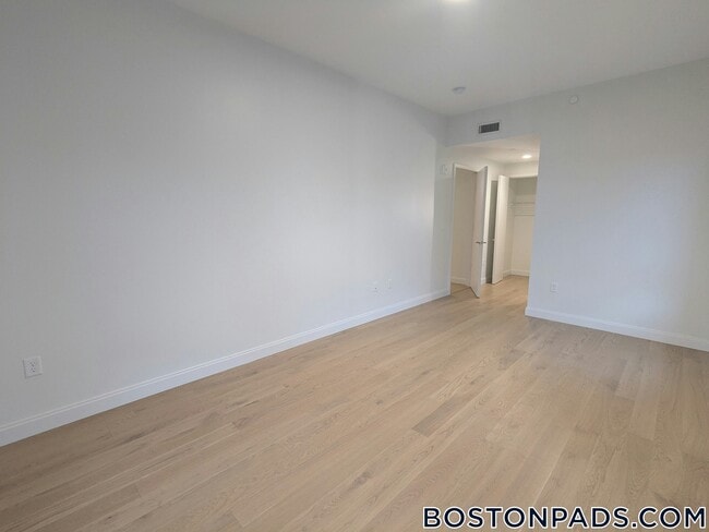 Photo - 55 Brighton Ave Unidad 402