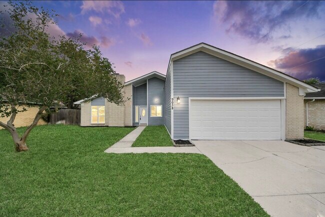 Building Photo - 9638 Ravensworth Dr