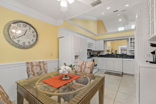 Photo - 470 9th Pl