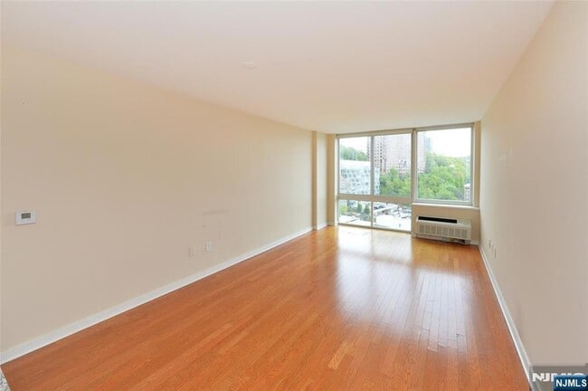 Photo - 1111 Hudson Park