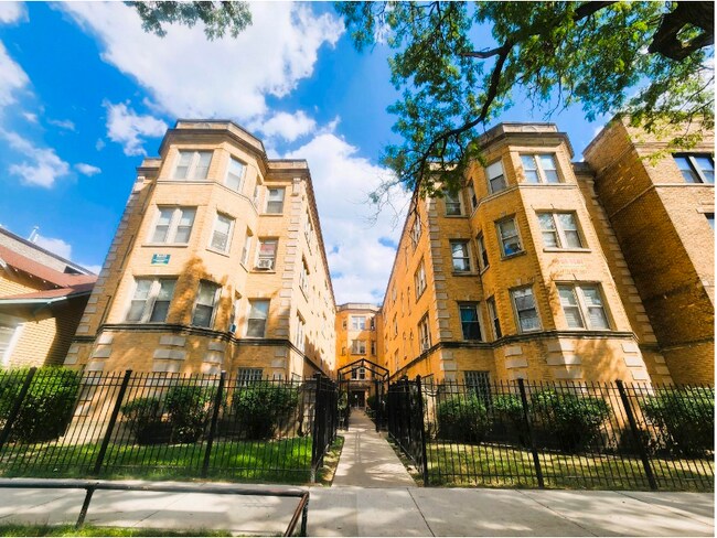 Building Photo - 4827 N Springfield Ave Unit 3A Rental