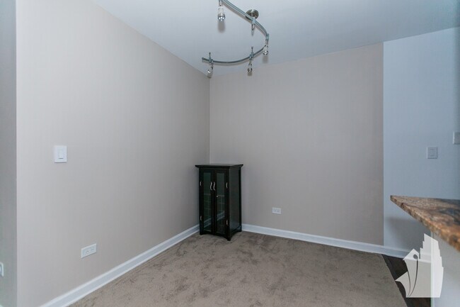 Photo - 619 W Stratford Pl Unit 506