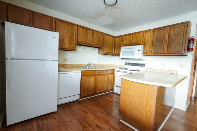 Brown Crossing Apartments - Brown Crossing Apartments