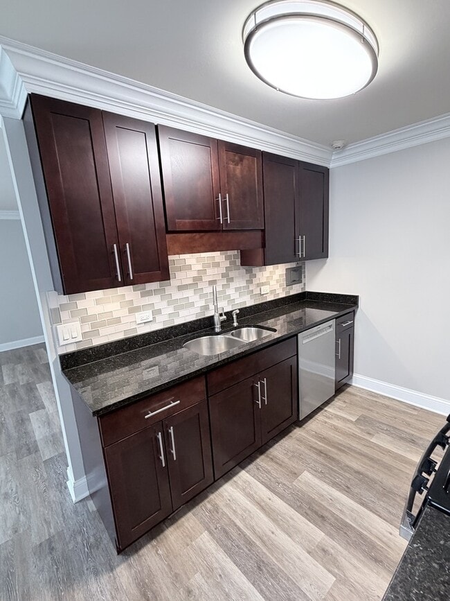 Photo - 5118 Fairview Ave Unit 201