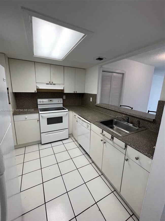 Photo - 10500 SW 8th St Unit 410